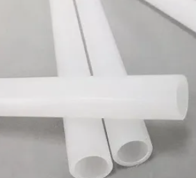 ما مدى متانة أنابيب PVDF مقارنة بالمواد الأخرى؟